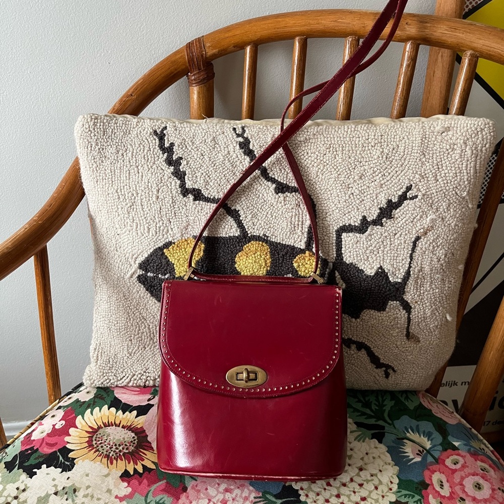 Vintage 50s 60s red patent leather structured crossbody purse
